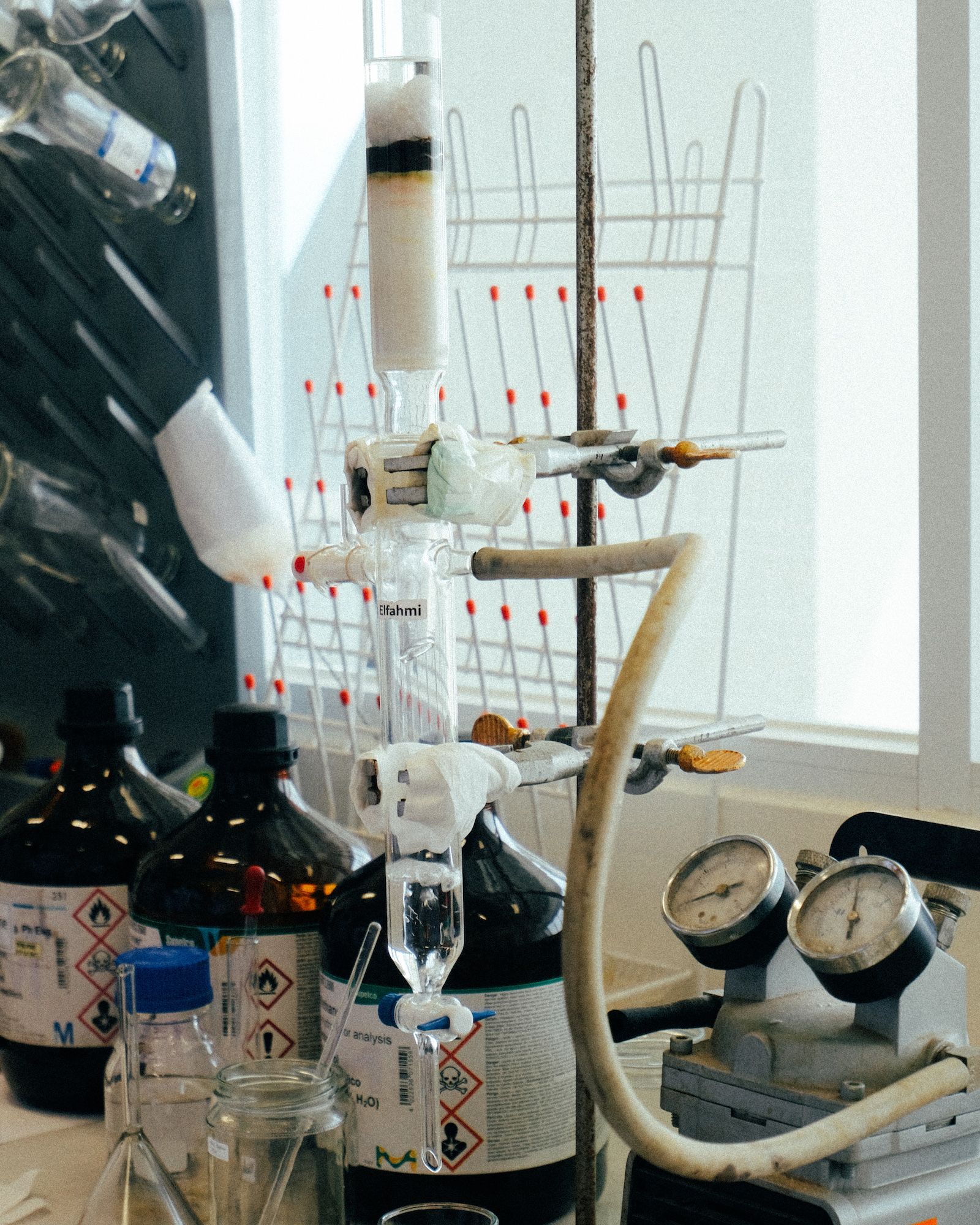 Vacuum Liquid Chromatography (VLC)